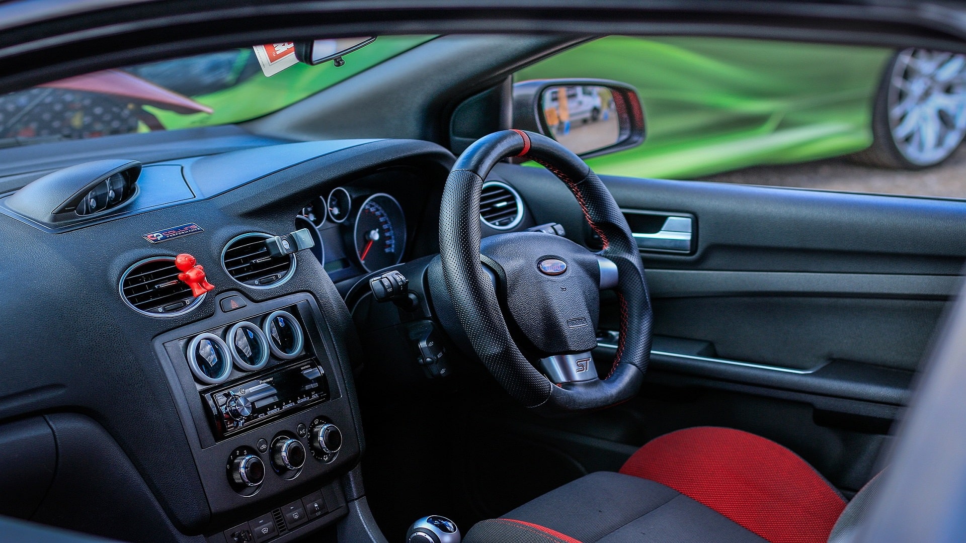 Alexa integrata nell'auto