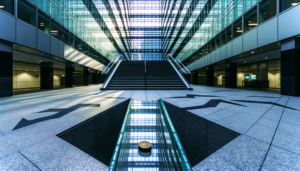 Grafico BTC con bitcoin breakout verso 78K dopo supporto a 75K